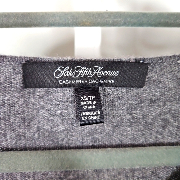 Saks Fifth Avenue Cashmere Gray Sweater Size XS - Picture 5 of 6